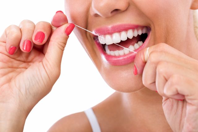 Importância do uso do fio dental